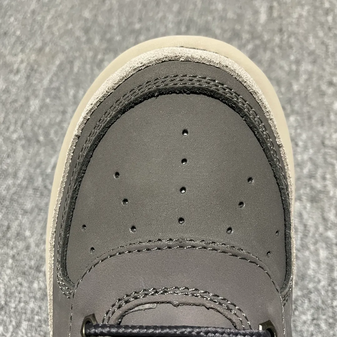 Pick up locally 💰640. The core recommendation is good price. The platform is exclusively for foreign trade. UGG men's snow boots 1097089. The foreign trade platform is full of Z. High-end retail is exclusively for quality. Produced by the production line of a ten-year-old brand shoemaking factory. Pay attention to every detail. Longfeng A-grade genuine sheep fur is integrated. Created in full compliance with the ZP process. Size: 40 41 42 43 44